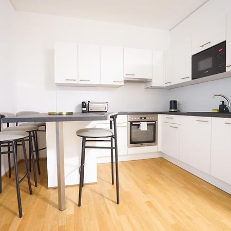 Exclusive 2-Bedroom Condo With Pool & Balcony Wien Eksteriør billede