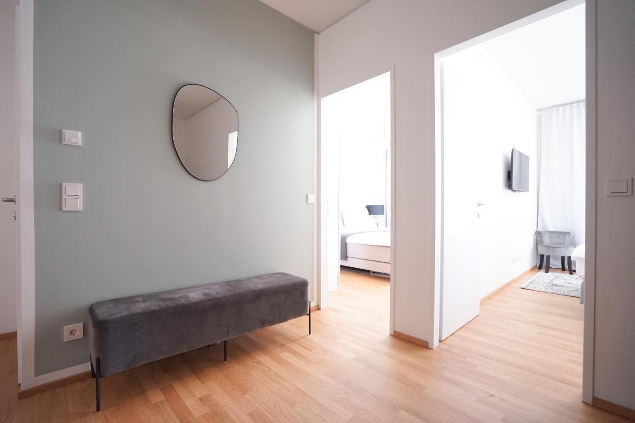Exclusive 2-Bedroom Condo With Pool & Balcony Wien Eksteriør billede