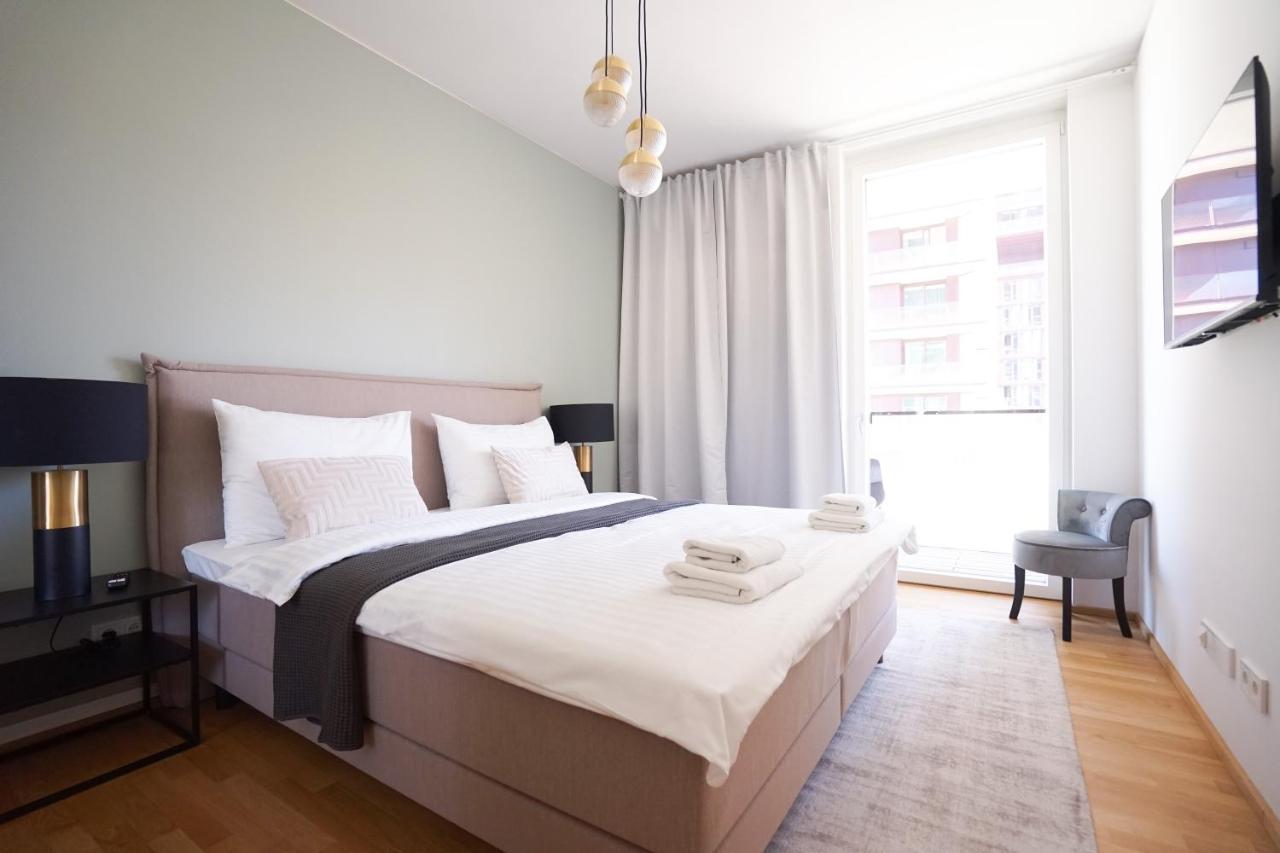 Exclusive 2-Bedroom Condo With Pool & Balcony Wien Eksteriør billede