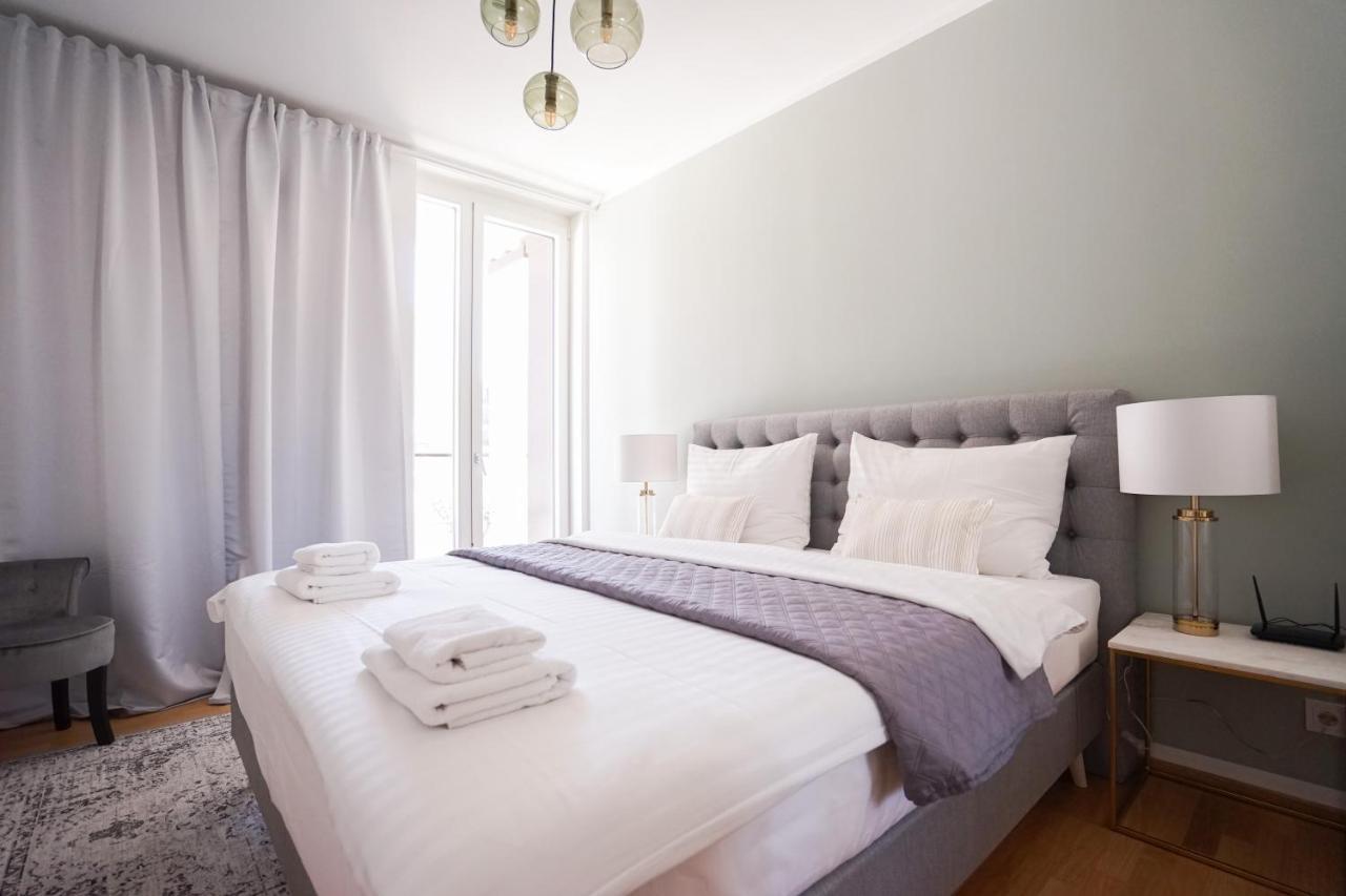 Exclusive 2-Bedroom Condo With Pool & Balcony Wien Eksteriør billede