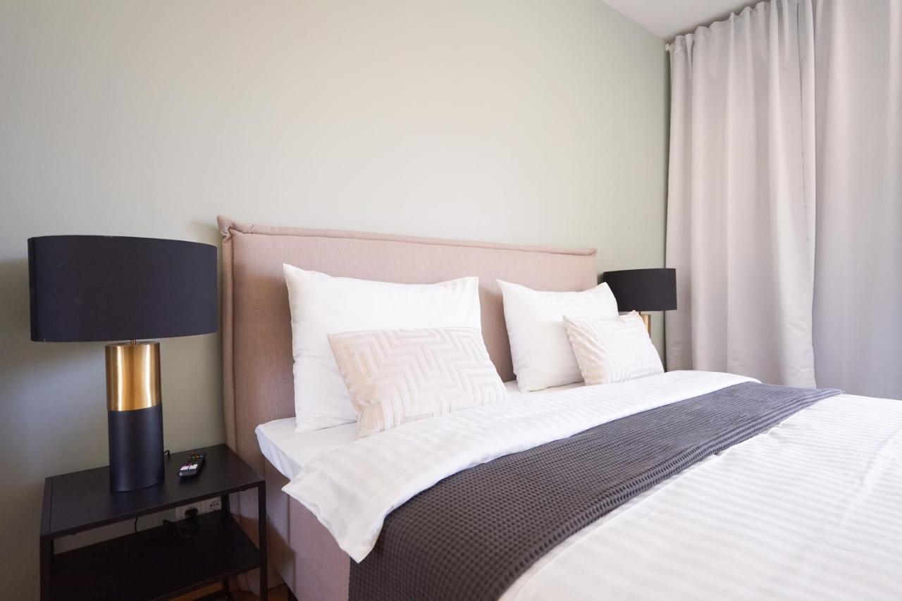 Exclusive 2-Bedroom Condo With Pool & Balcony Wien Eksteriør billede