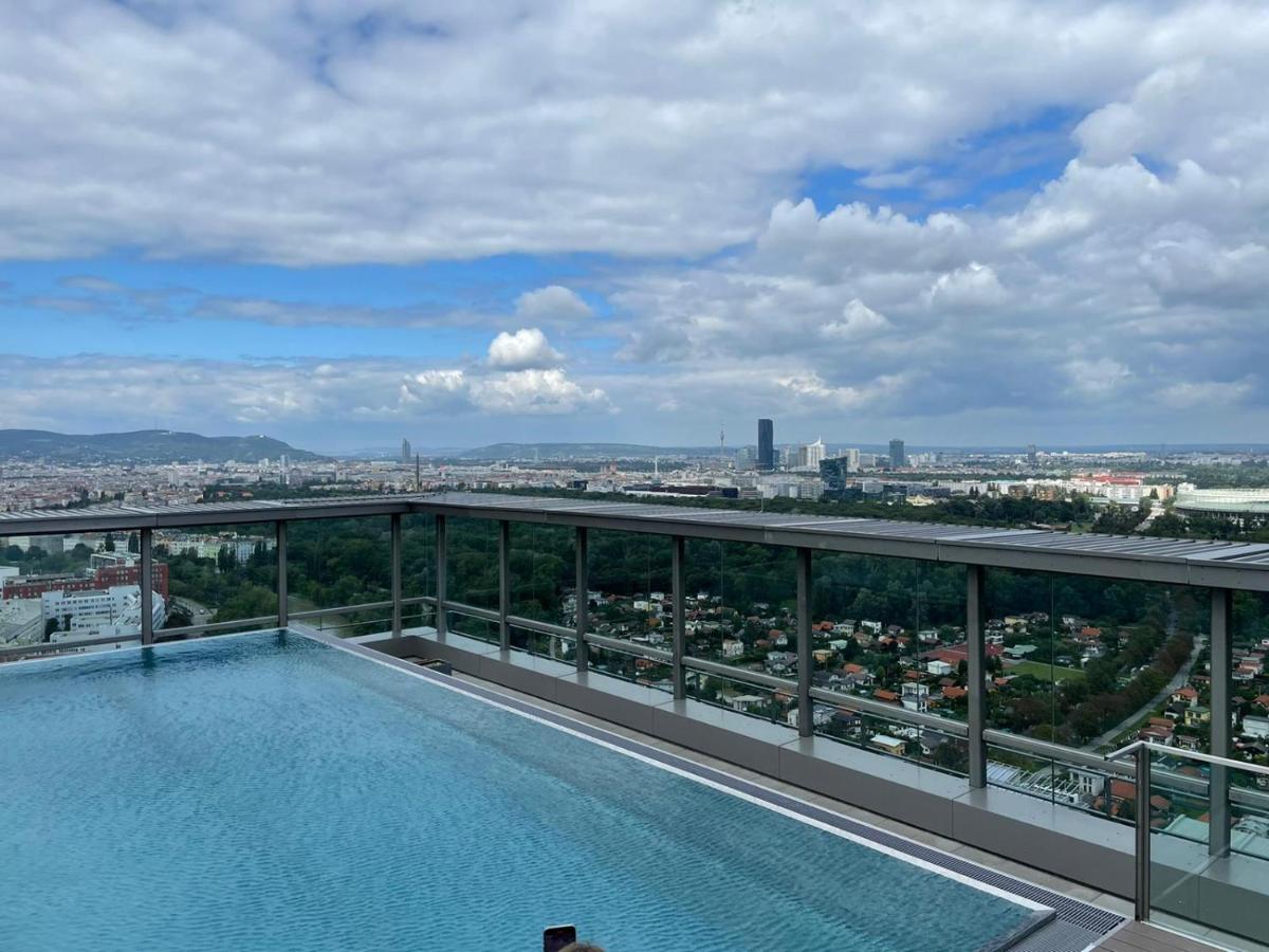 Exclusive 2-Bedroom Condo With Pool & Balcony Wien Eksteriør billede